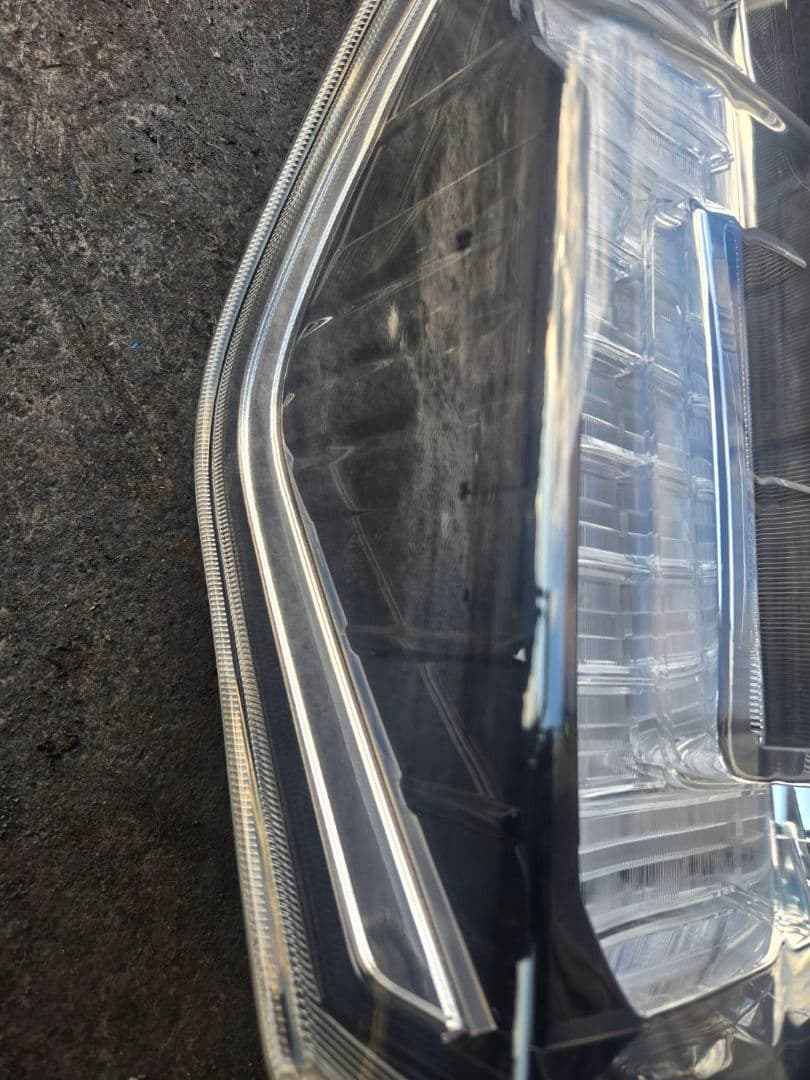 LA600S 　ダイハツ　タント　カスタム　テールランプ　助手席側