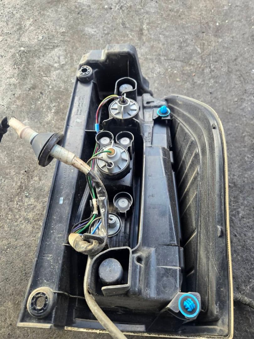 LA600S 　ダイハツ　タント　カスタム　テールランプ　助手席側