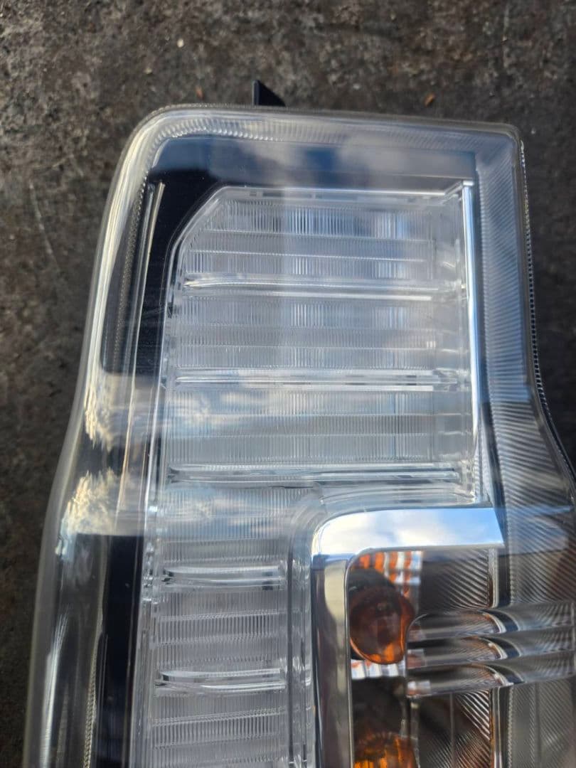 LA600S 　ダイハツ　タント　カスタム　テールランプ　助手席側