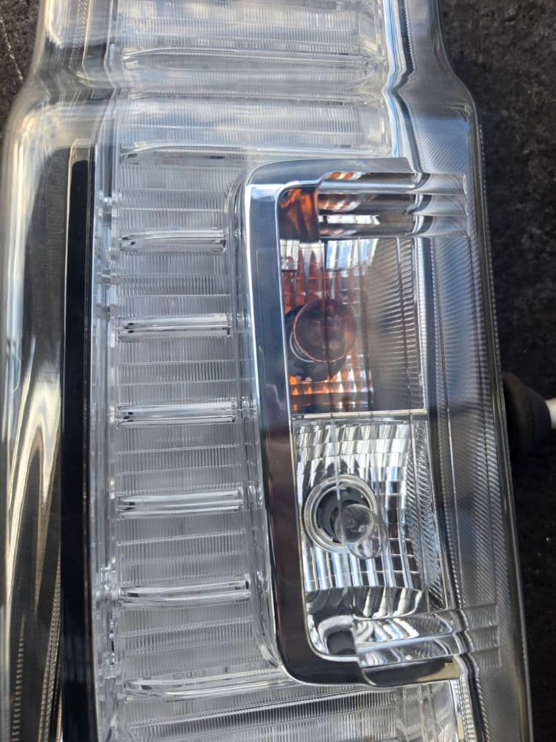 LA600S 　ダイハツ　タント　カスタム　テールランプ　助手席側