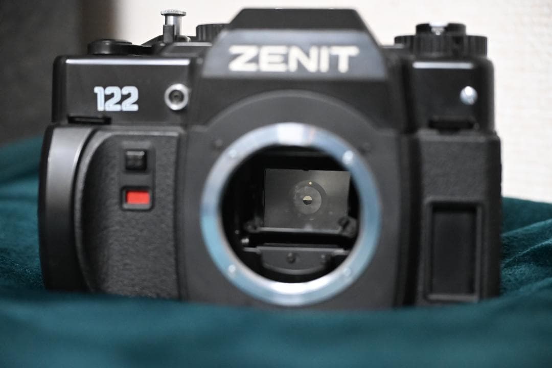 【動作品】ZENIT 122 一眼レフ ・ Tessar 50/2.8 付