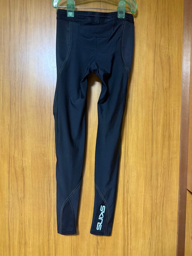 skins 3シリーズ レギンス　Mサイズ