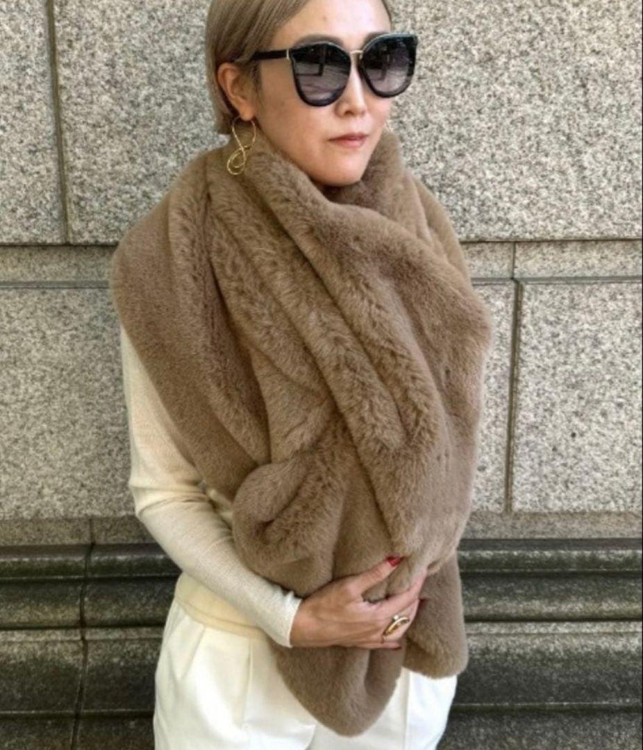 【試着のみ未使用】JENNE リッチボリューム ファーケープ ベージュ