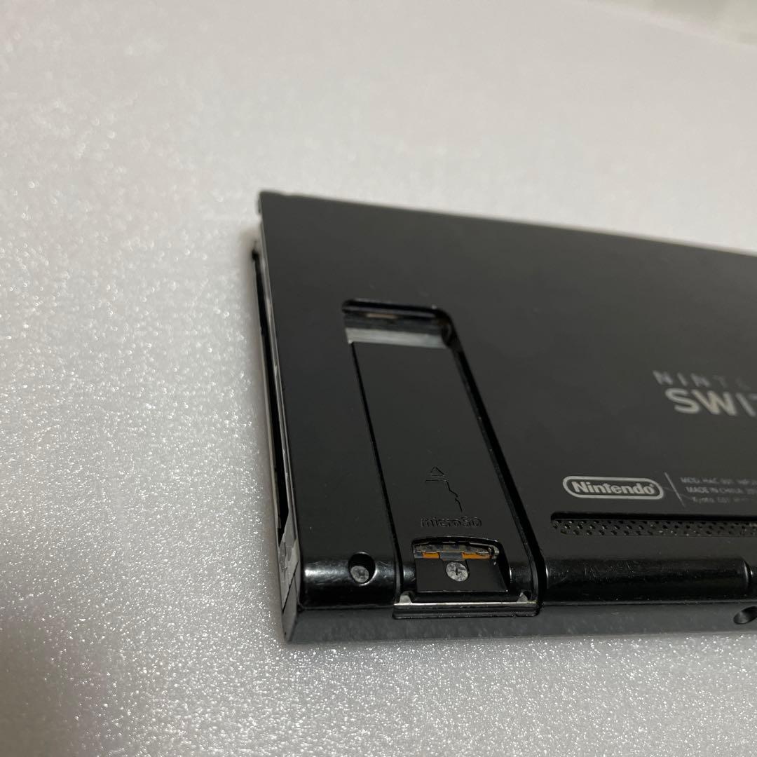 Nintendo switch 本体のみ　中古品（外観状態悪い）