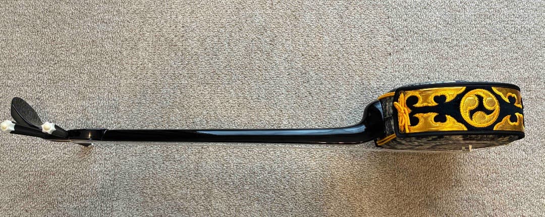 三線　沖縄　プリント人工皮　蛇味線　三味線　和楽器　爪、布他予備パーツ付属