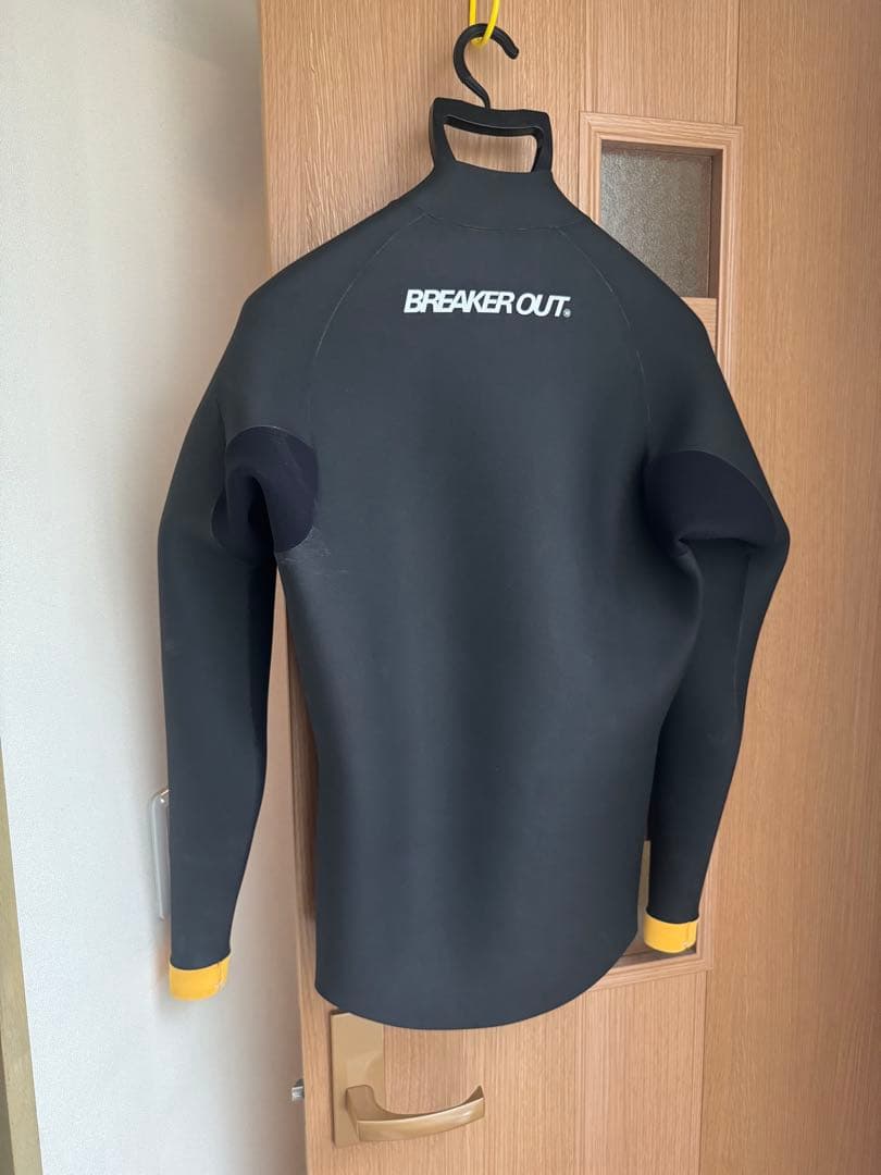 タッパー　ウェットスーツ　ブレーカーアウト