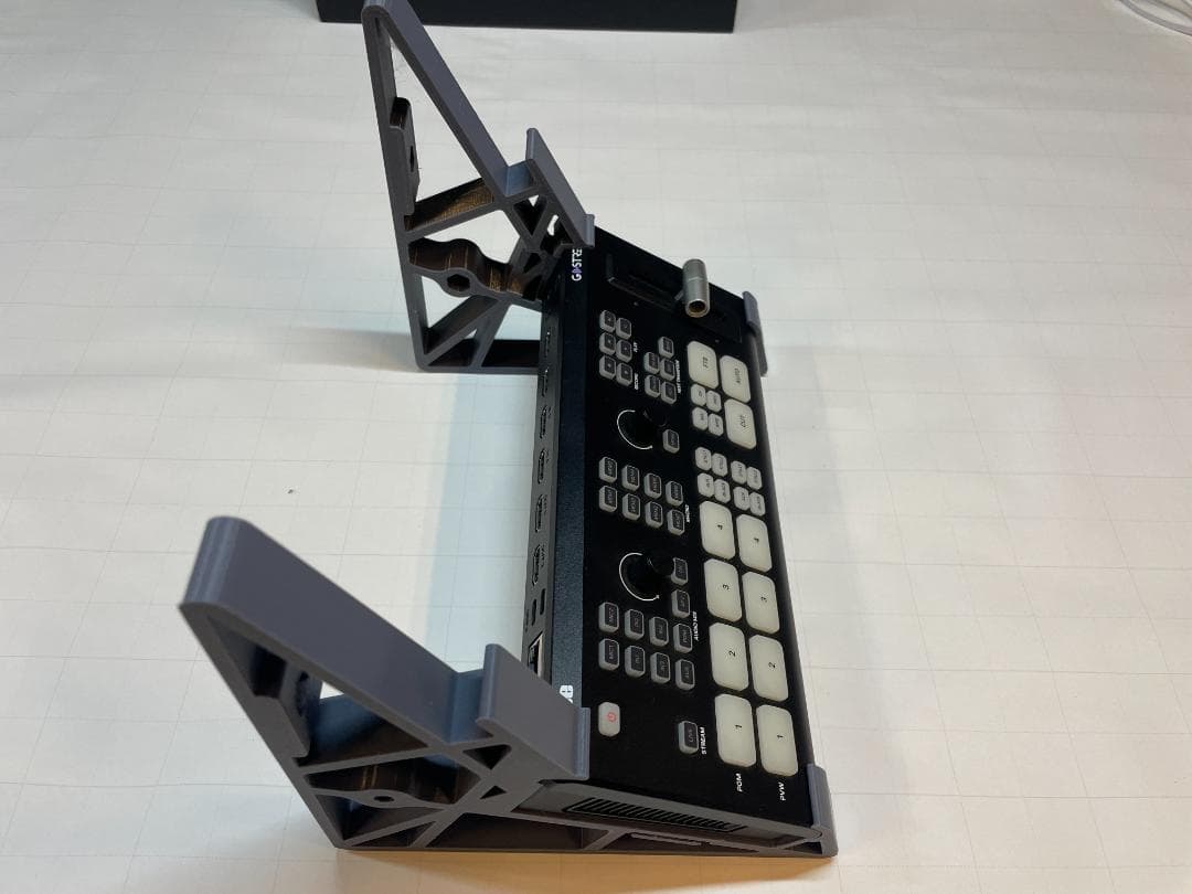 Osee GoStreamDeck NDIライセンス・モニタースタンド付き