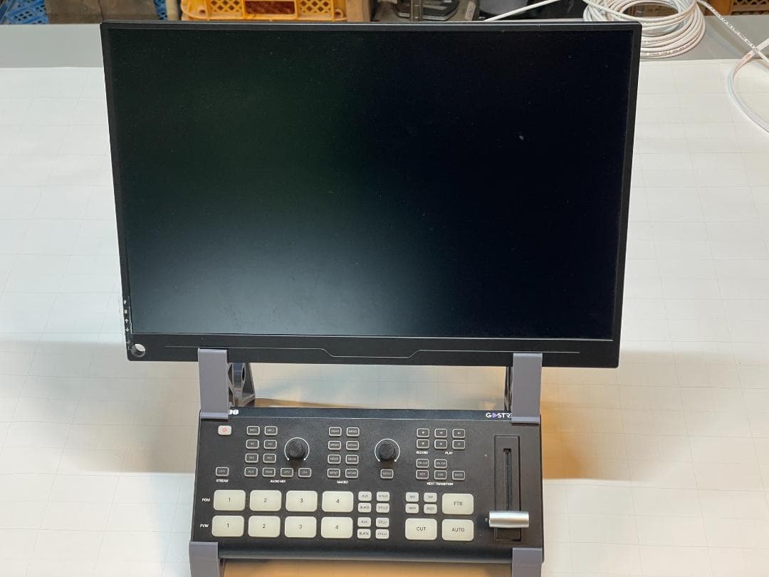 Osee GoStreamDeck NDIライセンス・モニタースタンド付き