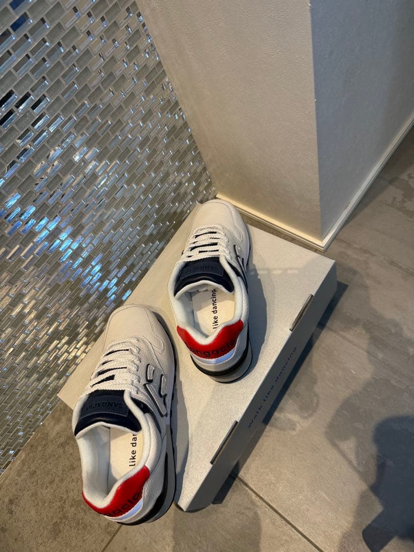 にゅ スニーカー22cmトリコロールカラー10周年記念モデル 定価28,600円