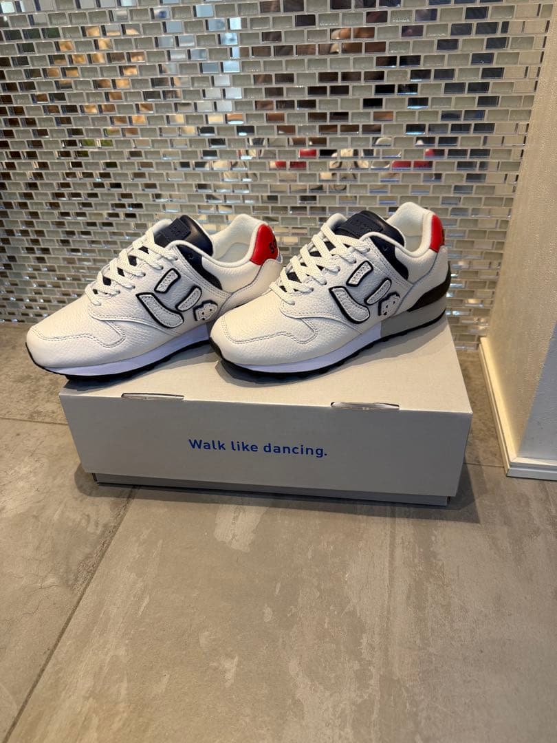 にゅ スニーカー22cmトリコロールカラー10周年記念モデル 定価28,600円