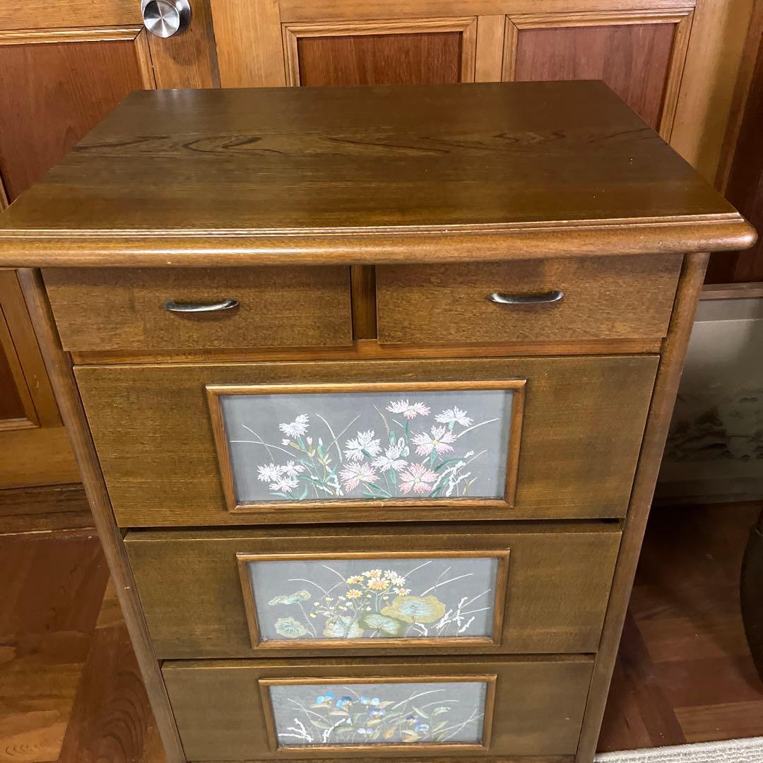 戸塚刺繍作品　クラシック木製チェスト 花柄装飾