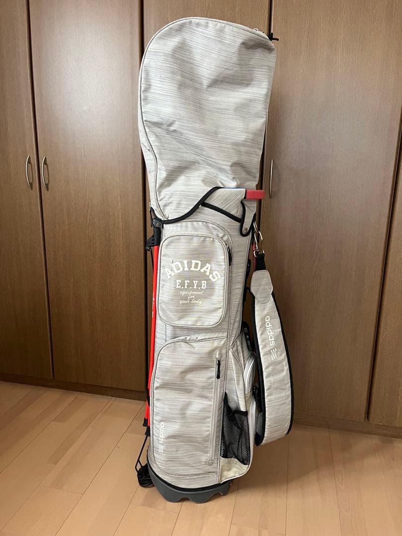 adidas 軽量キャディバッグ スタンドあり