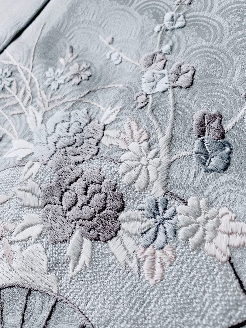 【未使用　しつけ糸なし】　正絹　訪問着　絞り　刺繍　アイスブルー