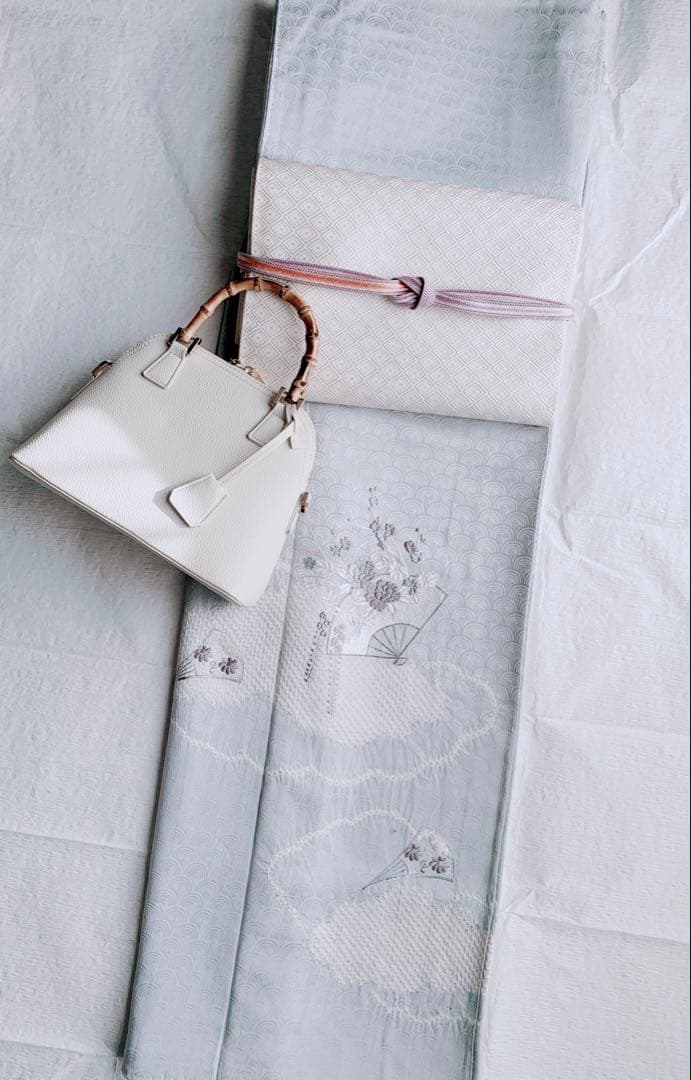 【未使用　しつけ糸なし】　正絹　訪問着　絞り　刺繍　アイスブルー