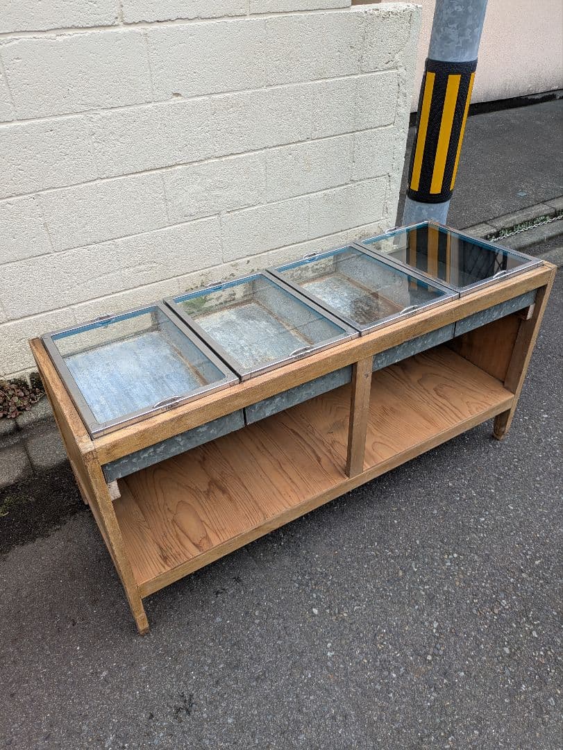 昭和レトロ 陳列台 展示ケース ショーケース ブリキ 木製台付き 駄菓子屋