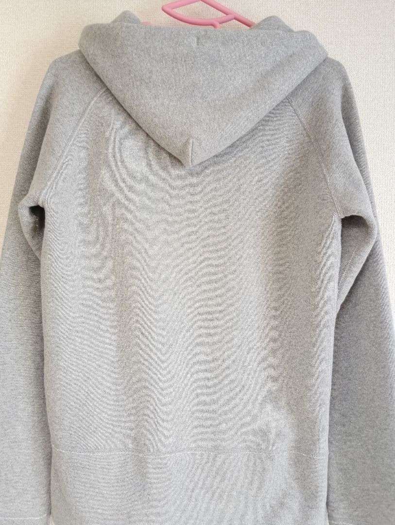 タグつき未使用　SLIM FIT ZIP HOODIE