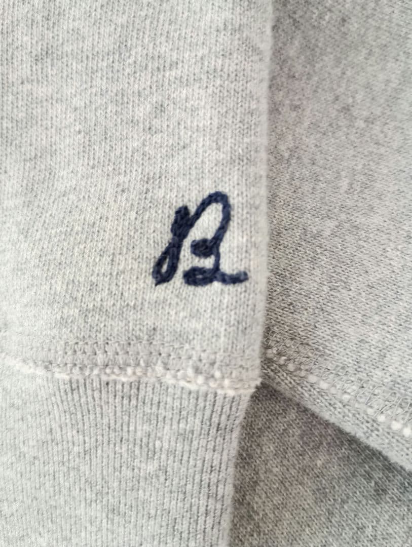 タグつき未使用　SLIM FIT ZIP HOODIE