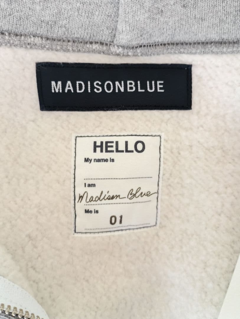 タグつき未使用　SLIM FIT ZIP HOODIE