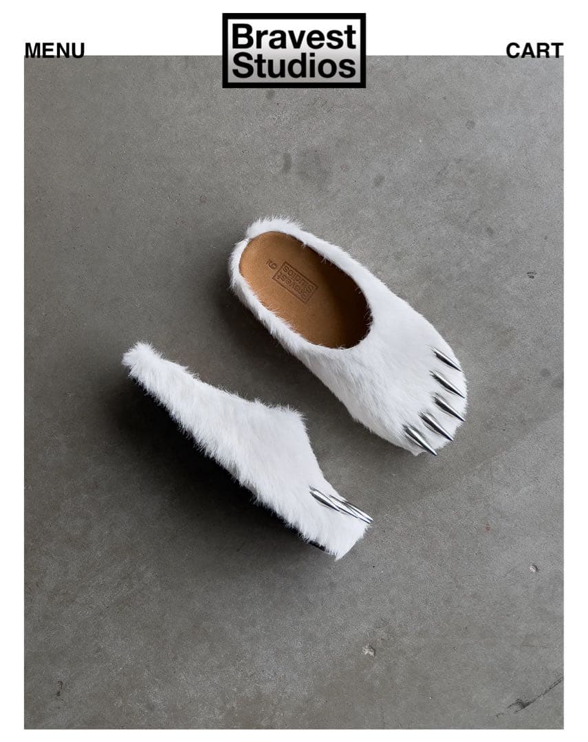 靴 Bravest studios WHITE BEAR CLAW MULES