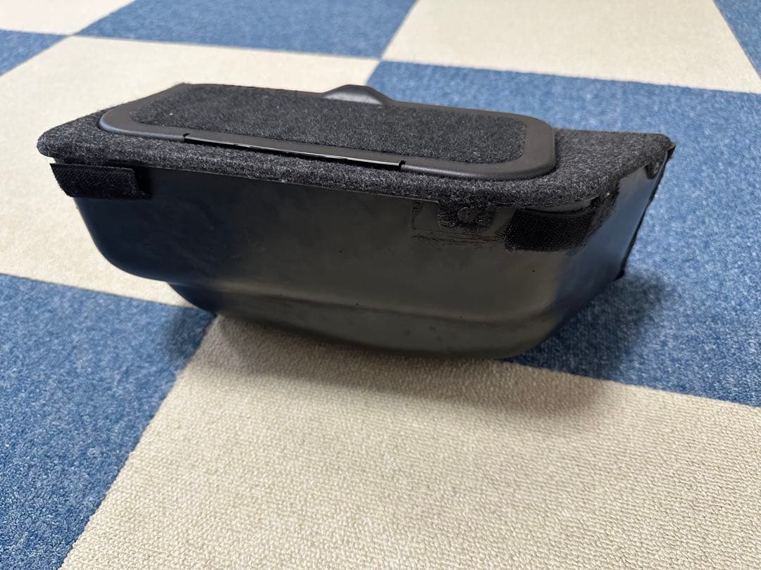 セルシオ30.31前期.後期純正オプショントランクサイドケース