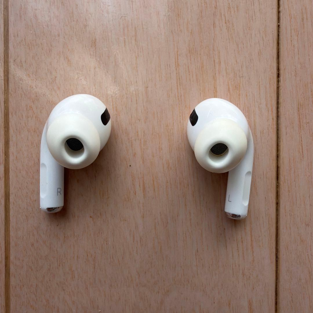Apple AirPods pro 第一世代　Lightning充電