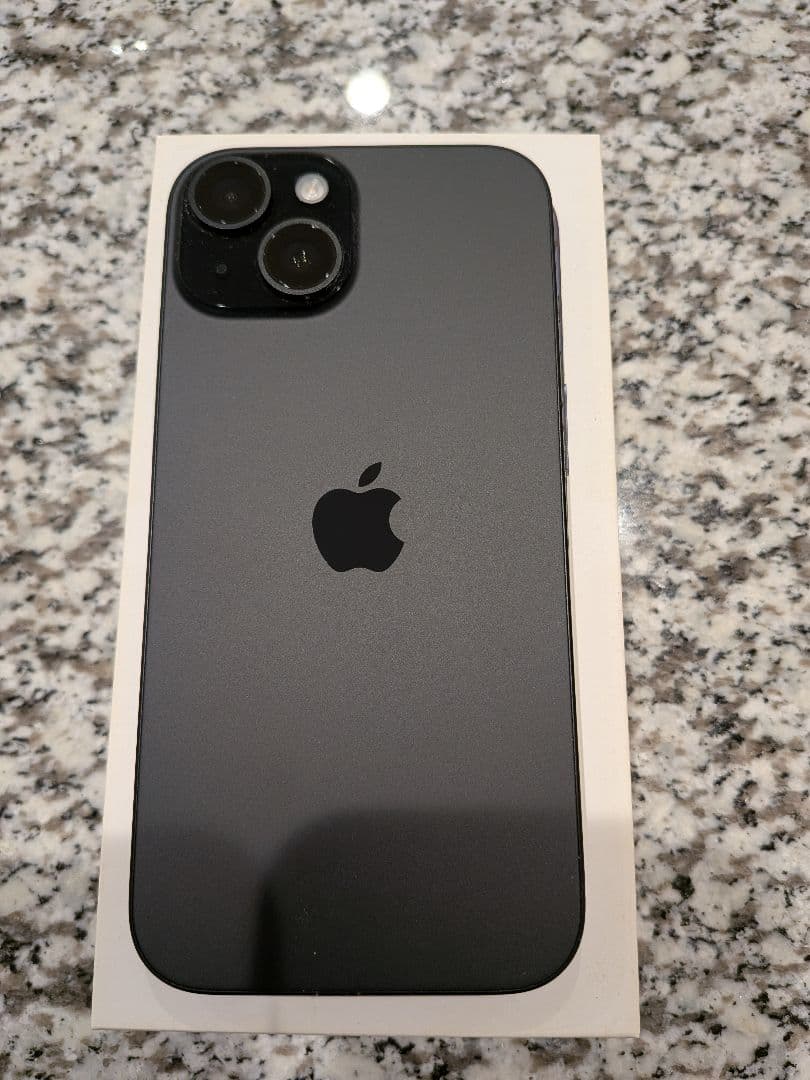 【週末限定】iPhone 15 ブラック 256GB 超美品【スピード発送】