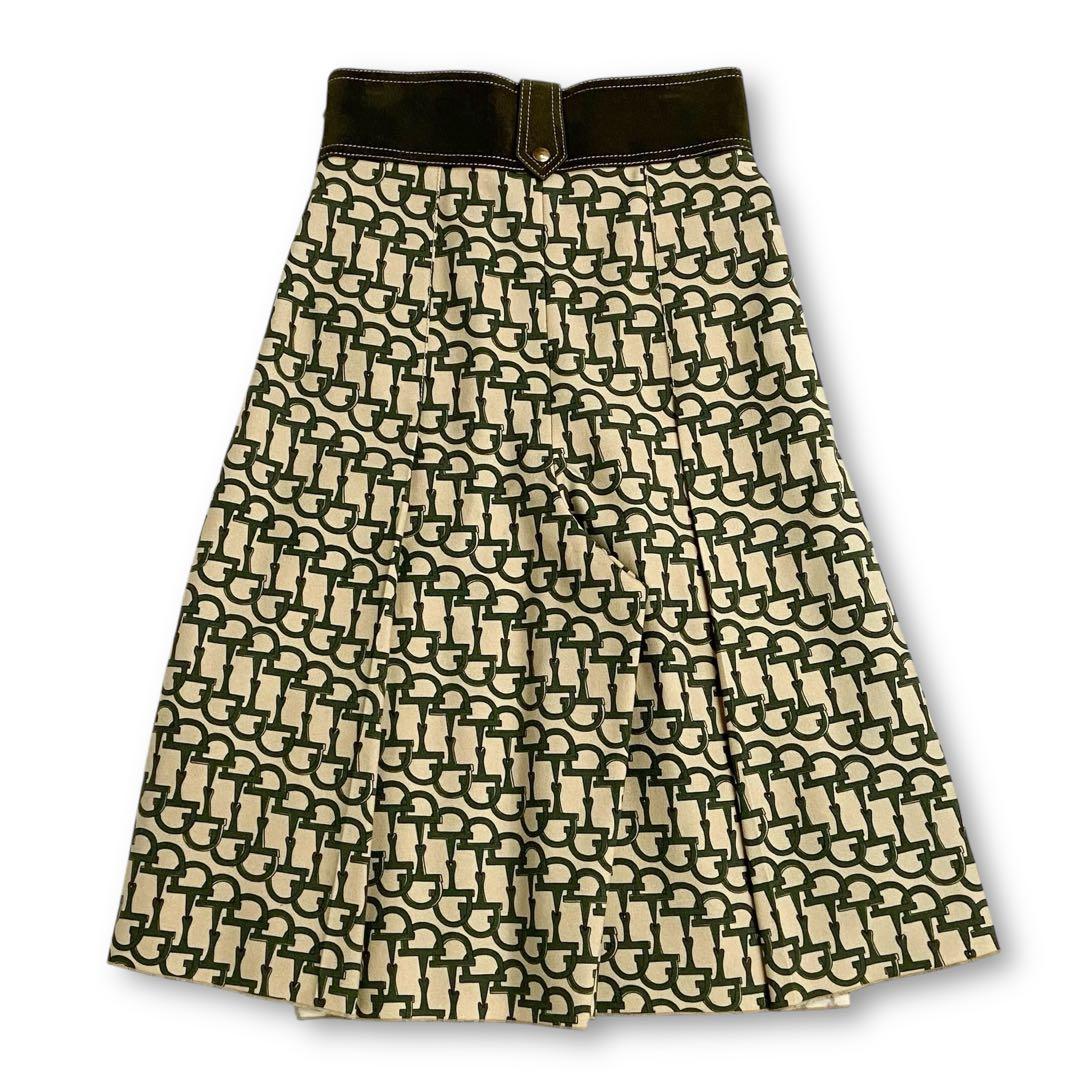 16awꕥグッチ ランウェイモデル キャットヘッド ホースビット柄 キュロット