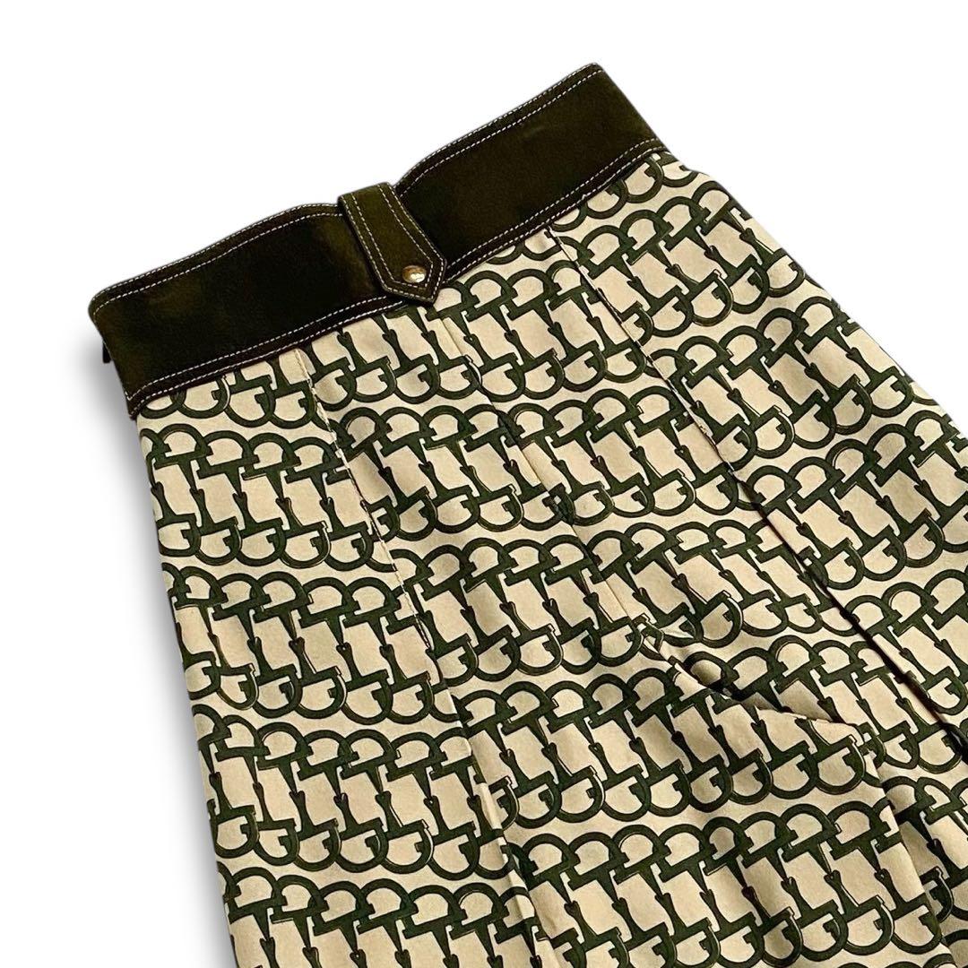 16awꕥグッチ ランウェイモデル キャットヘッド ホースビット柄 キュロット