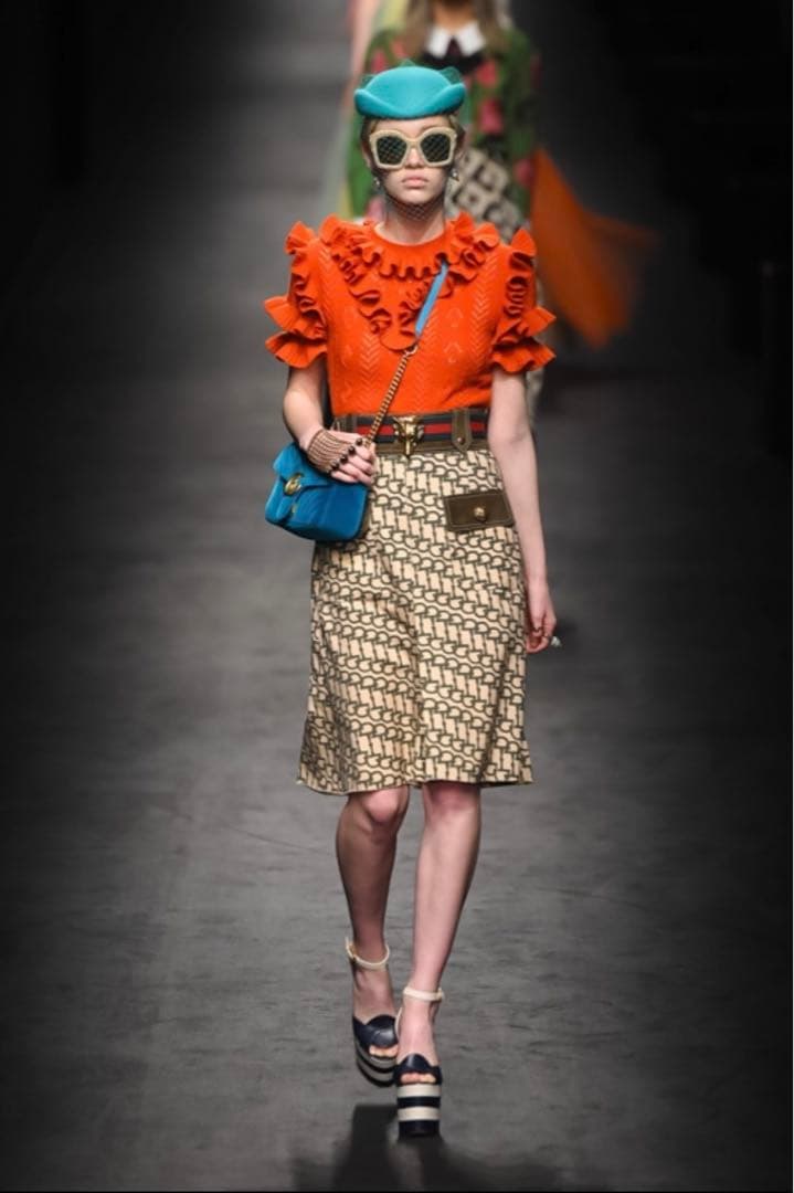 16awꕥグッチ ランウェイモデル キャットヘッド ホースビット柄 キュロット