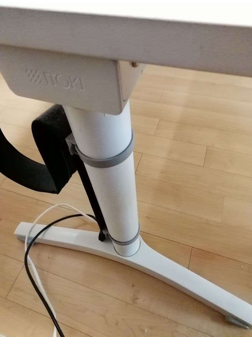 シバさま専用　イトーキ　toiro 電動昇降式ミーティングデスク　ホワイト