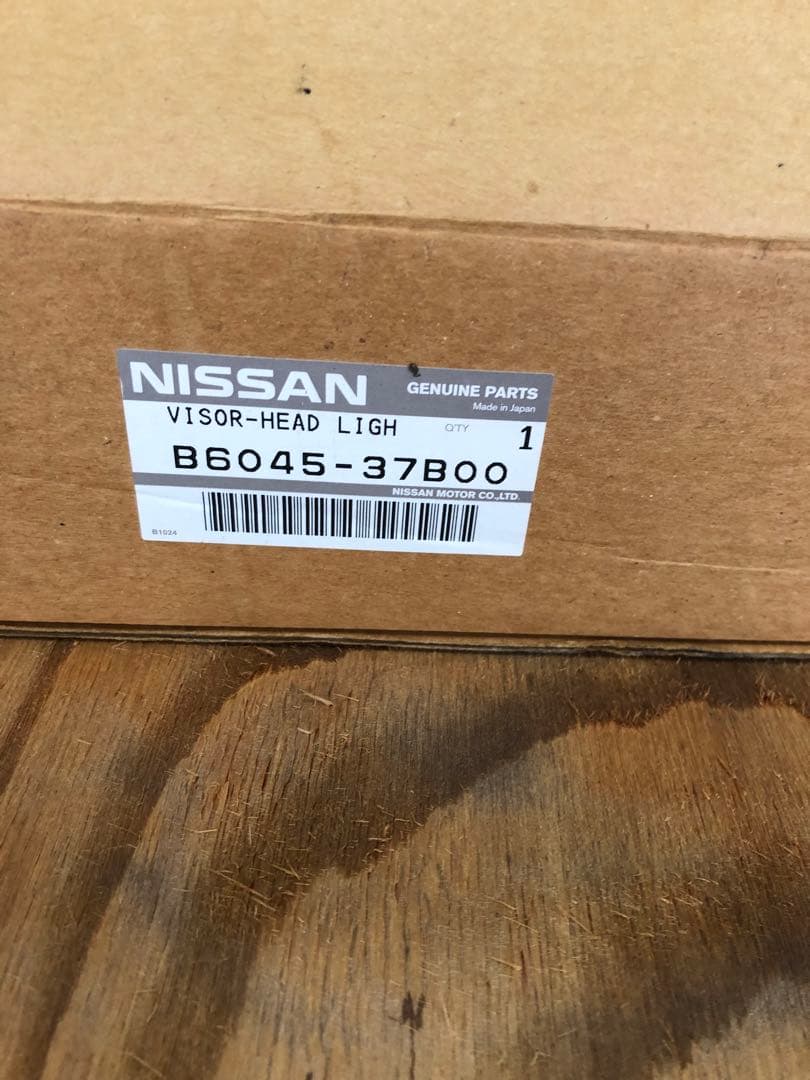 日産フィガロFK10ヘッドライトバイザー新品ワンセット取説、取付ネジ、値引最終！