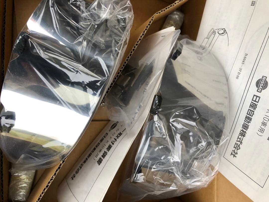 日産フィガロFK10ヘッドライトバイザー新品ワンセット取説、取付ネジ、値引最終！