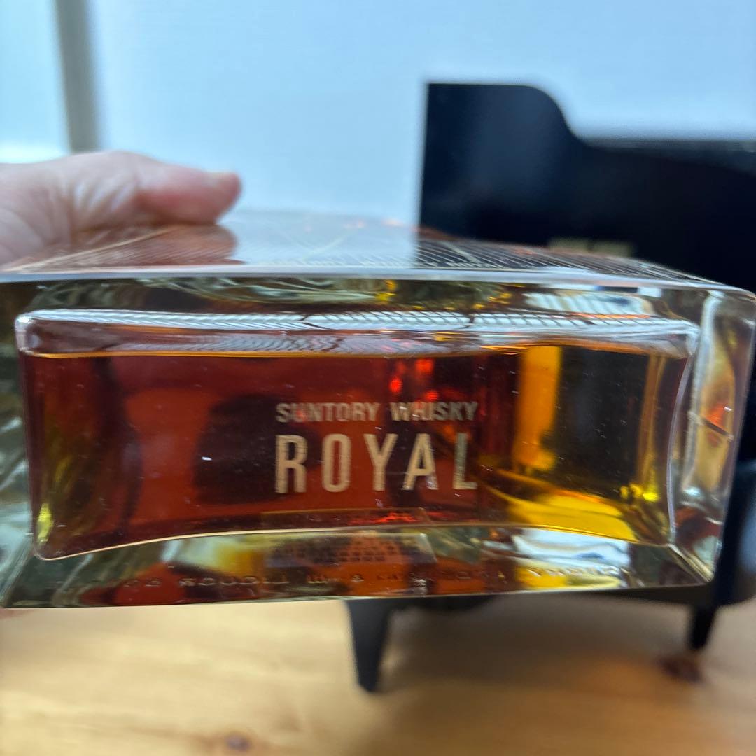 美品　サントリーウイスキーローヤル　ピアノ型ボトル　箱付き　未開封