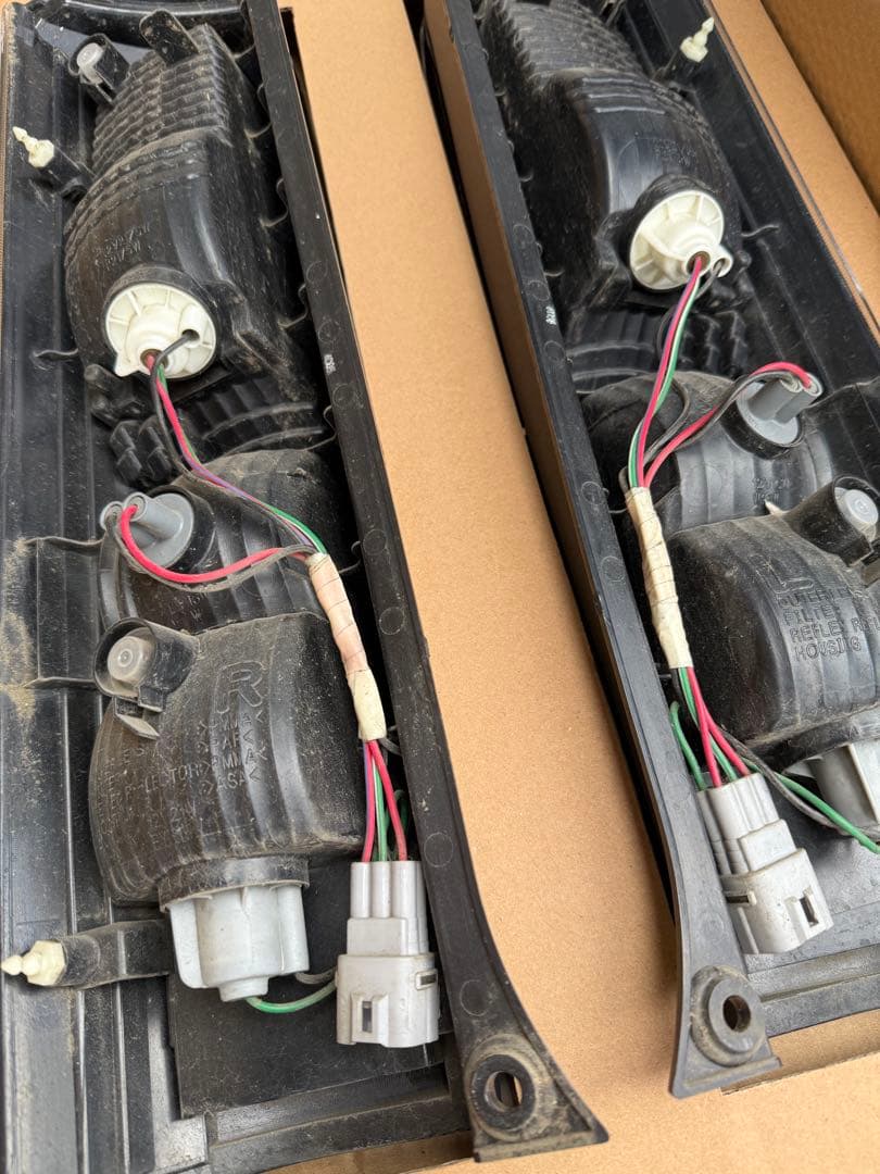 64エブリイ系後期　純正テールランプ2個セット