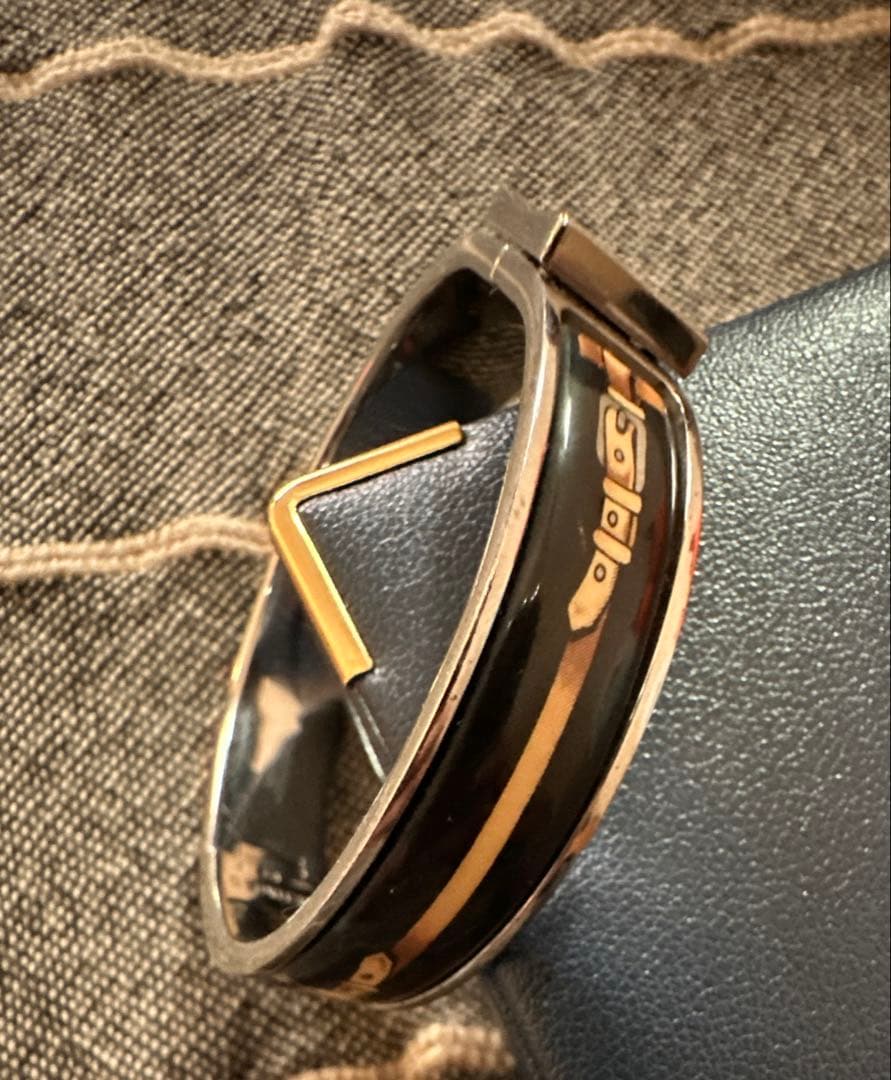HERMES エルメス❤訳あり　ロック エマイユ バングル ベルトモチーフ柄