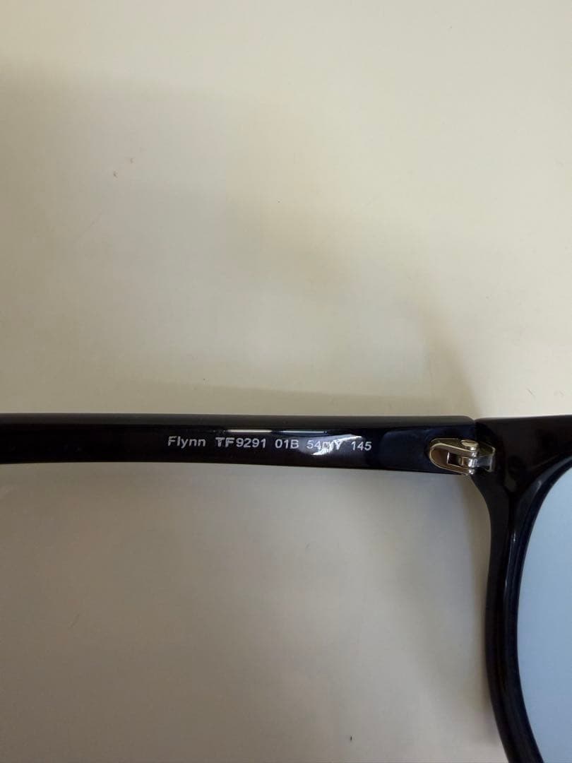 g*4様 トムフォード Flynn TF9291 01B ライトブルー サングラ