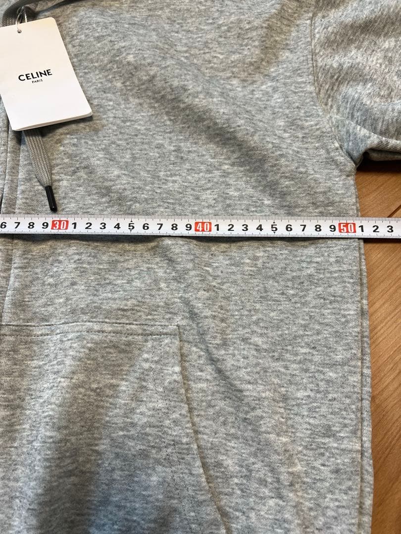 新品タグ付CELINEフード白ロゴグレージップアップパーカーL