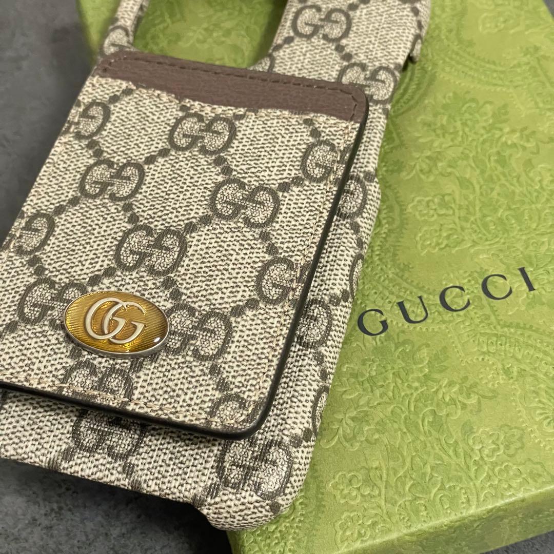 【新品未使用】グッチ GGスプリーム iPhone13 スマホケース