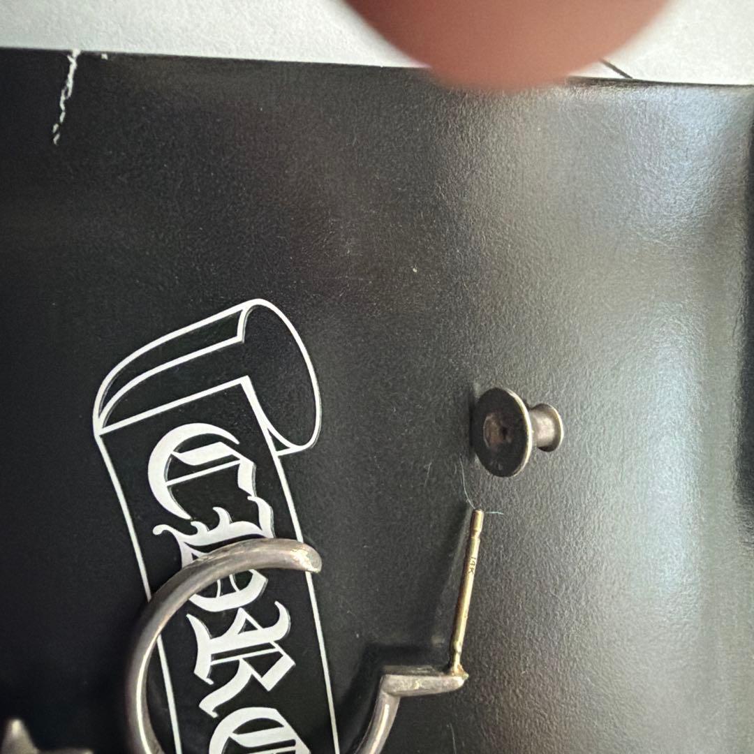 Chrome Hearts クロスモチーフピアス