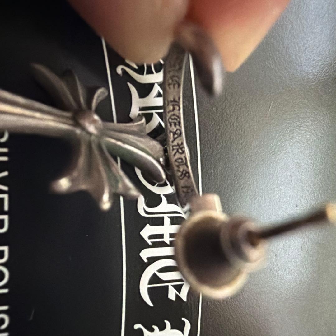 Chrome Hearts クロスモチーフピアス