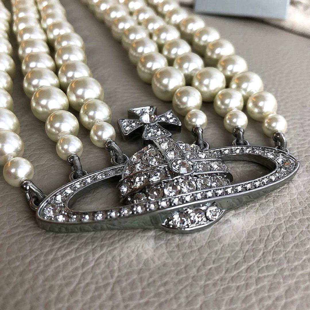 ヴィヴィアン　三連オーブ　ネックレス・チョーカー