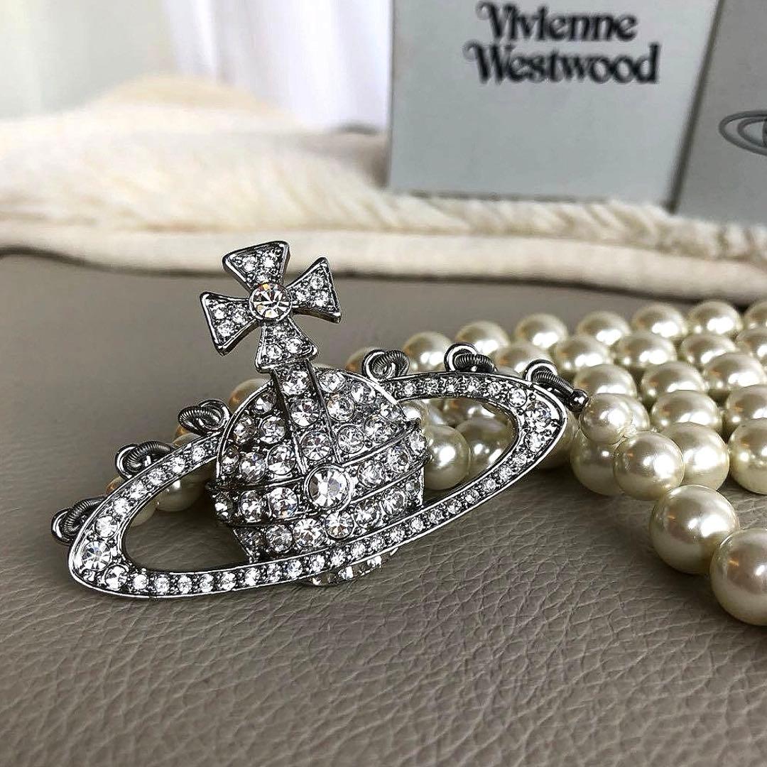 ヴィヴィアン　三連オーブ　ネックレス・チョーカー