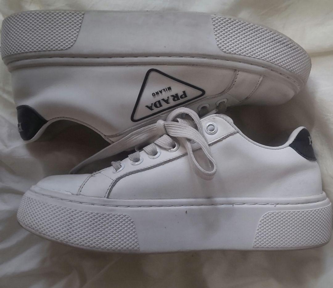最終価格24時まで！PRADA ホワイトレザー スニーカー
