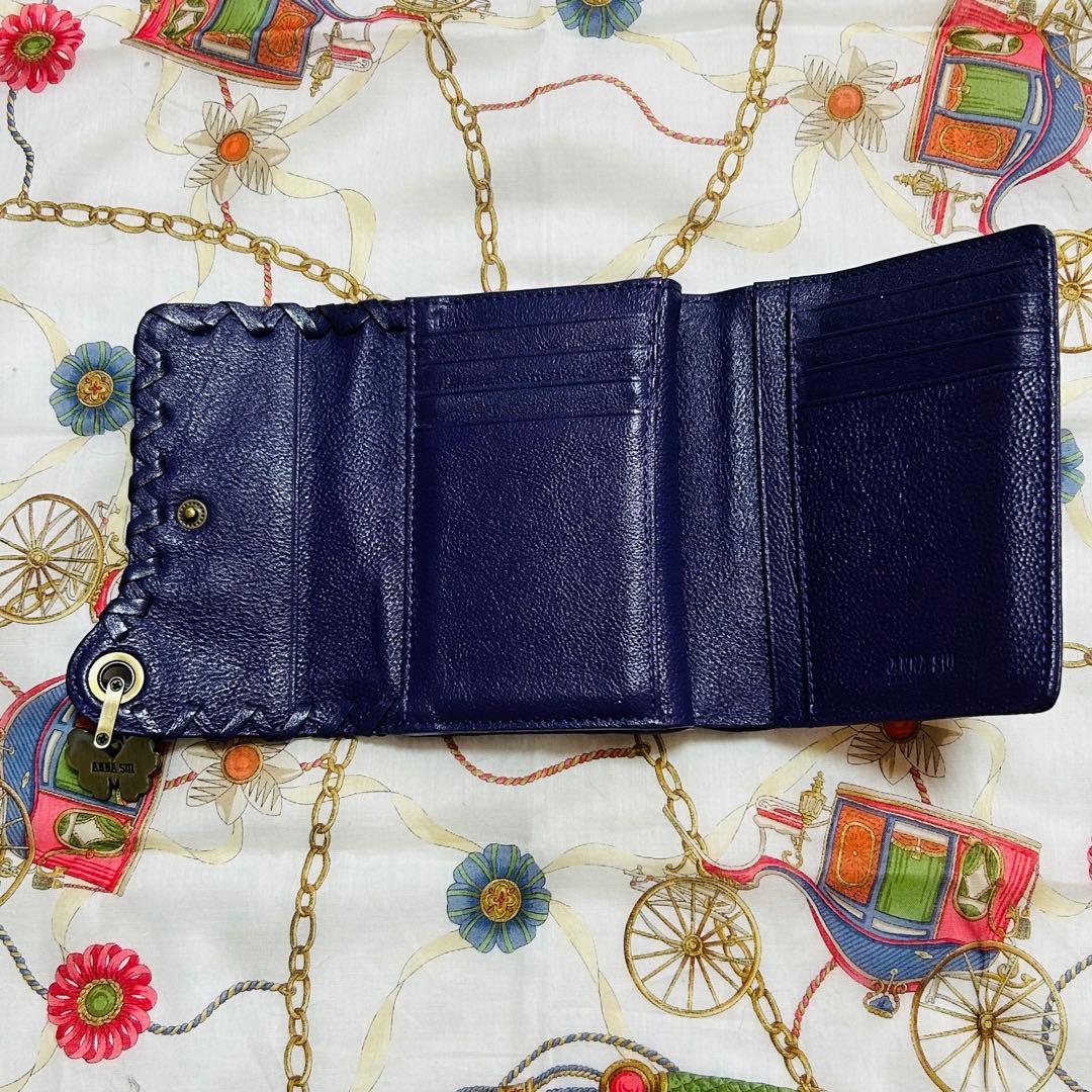 《アナスイ》バタフライチャーム付 エンボスレザー 2つ折りがま口財布 口金 箱付