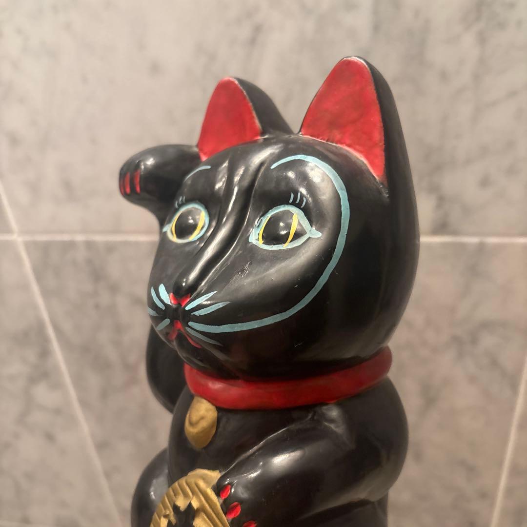 ヴィンテージ現代には無い珍しいお顔やまつ毛、ヒゲが可愛らしい金運、魔除け招き猫