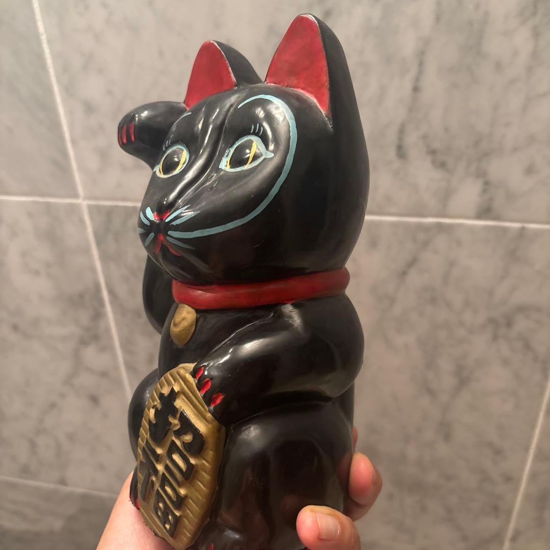 ヴィンテージ現代には無い珍しいお顔やまつ毛、ヒゲが可愛らしい金運、魔除け招き猫