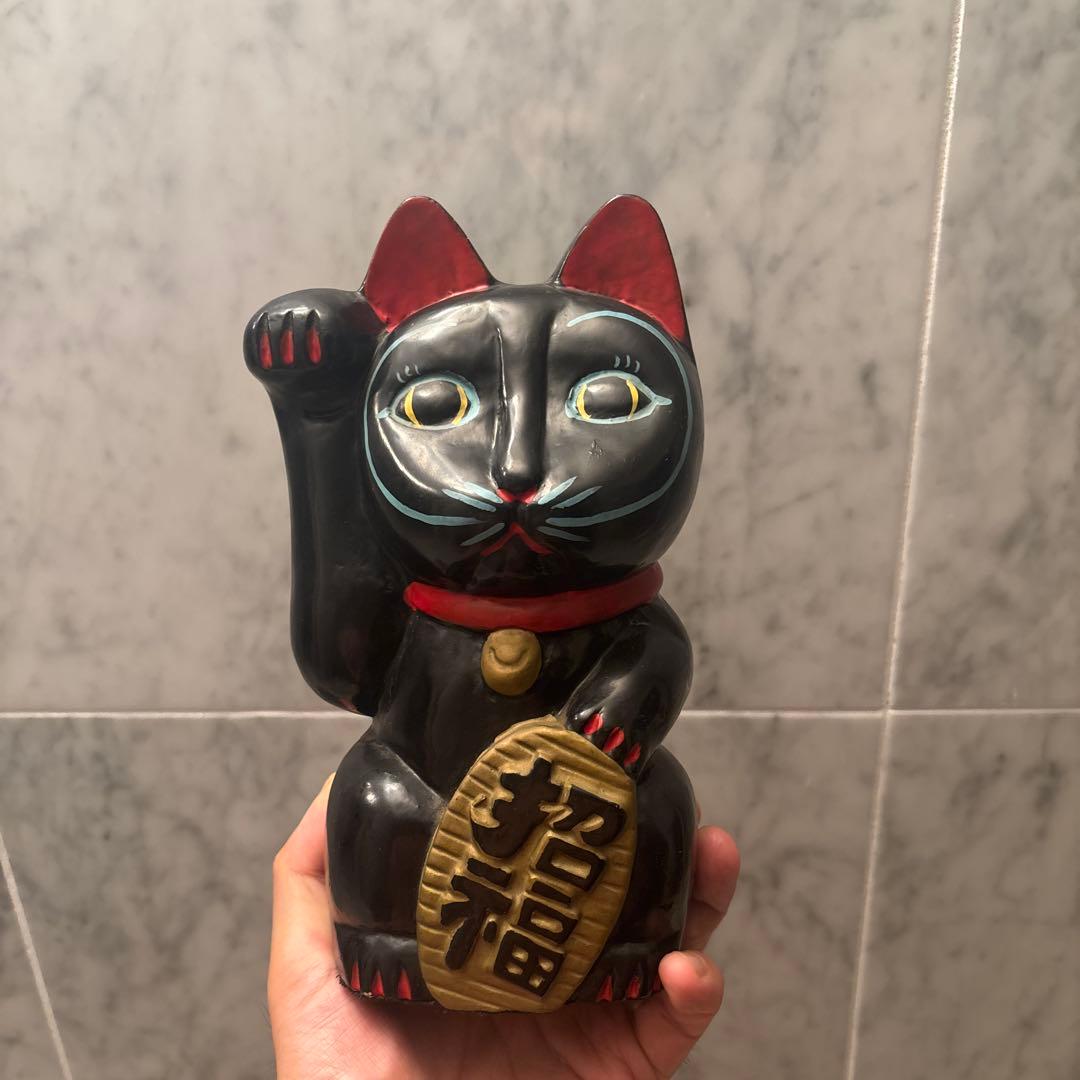 ヴィンテージ現代には無い珍しいお顔やまつ毛、ヒゲが可愛らしい金運、魔除け招き猫