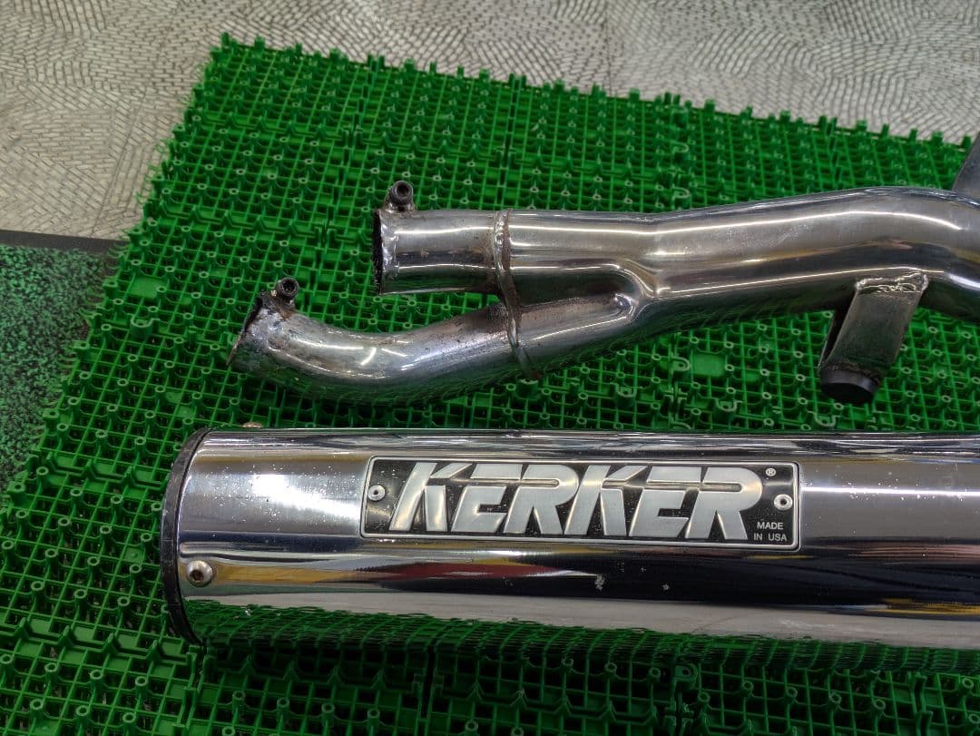 KERKER VMAX1200 VP20N スリップオンマフラー