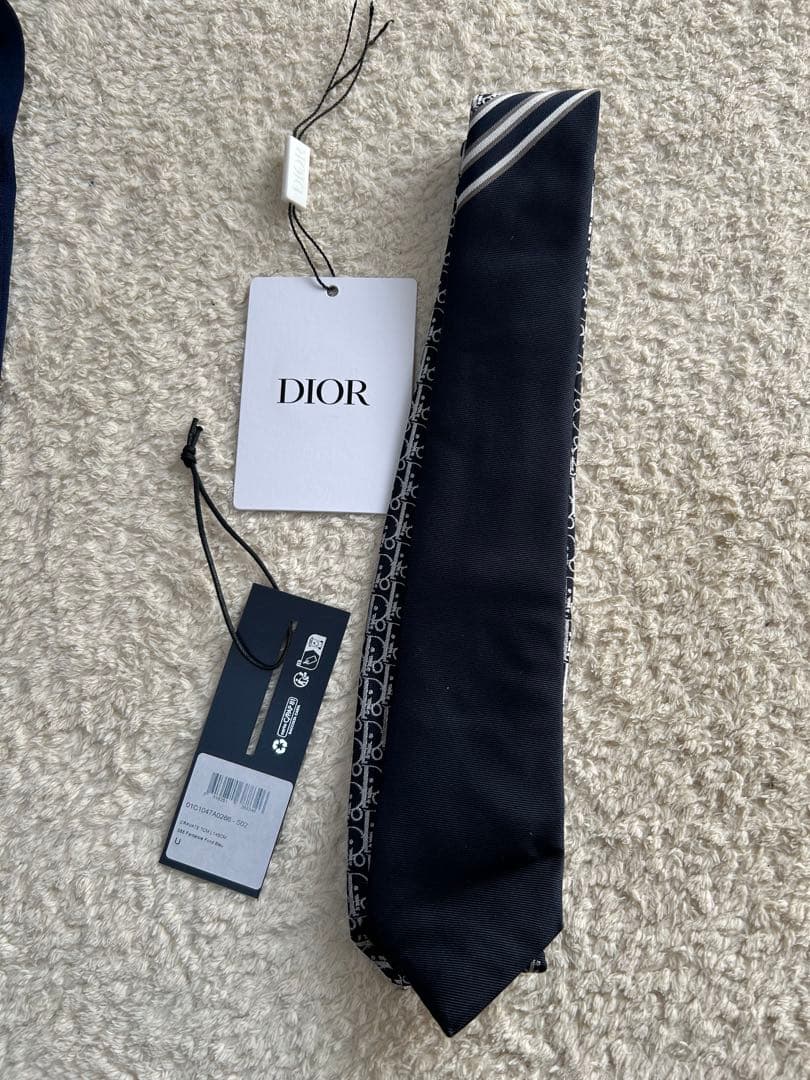 （最終値下げ）【新品未使用】Dior シルク ネクタイ ロゴ入り