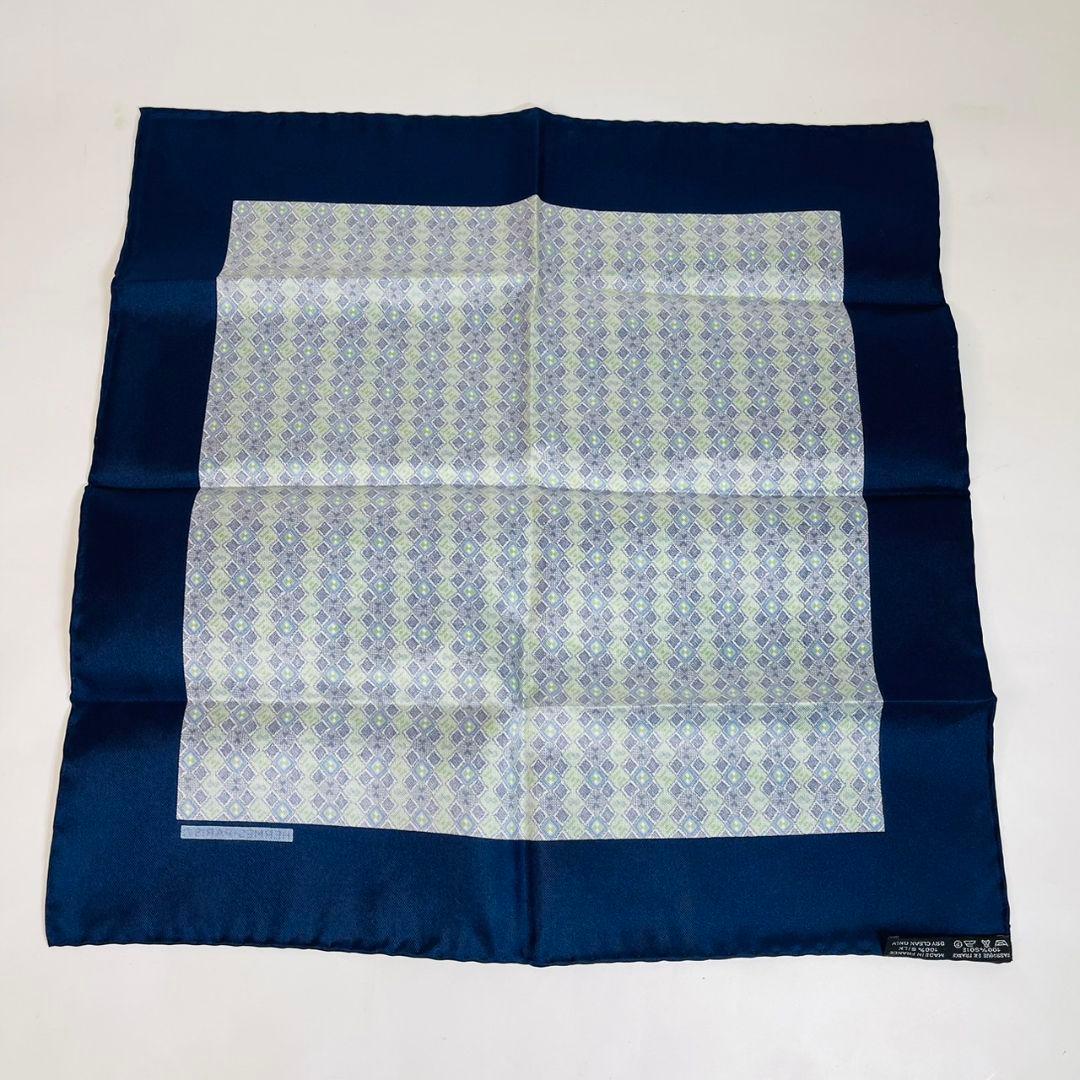極美品 エルメス プチカレ スカーフ ポケットチーフ ネイビー ブルー